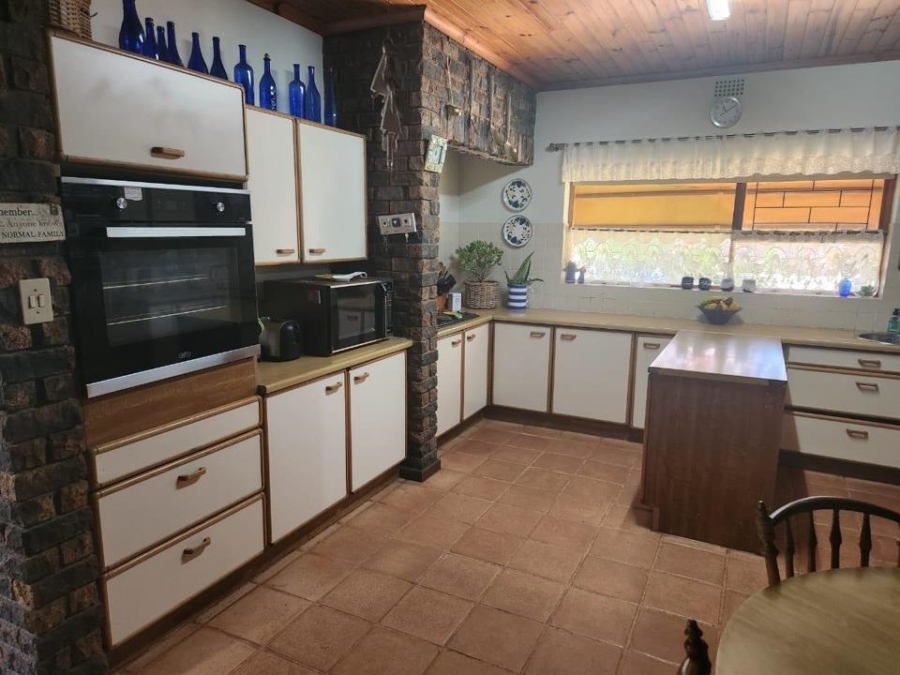 4 Bedroom Property for Sale in Panorama Western Cape